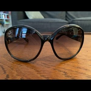 Rayban sunglasses. Excellent condition. Worn a couple of times